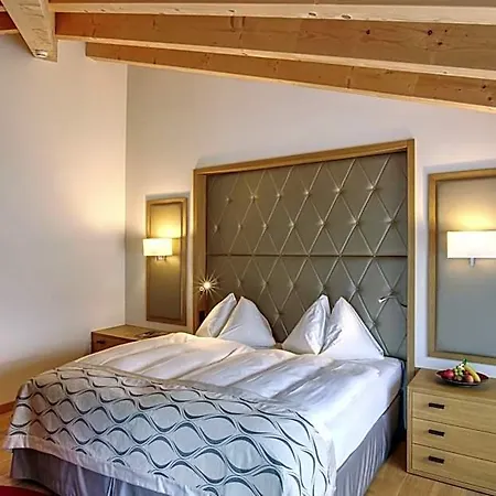 Alte Post 4*