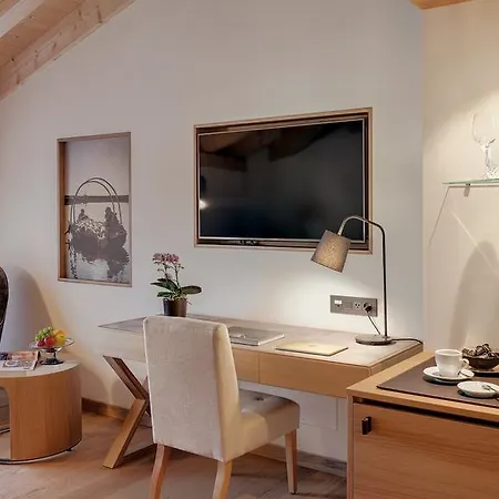 Hotel Alte Post 4*